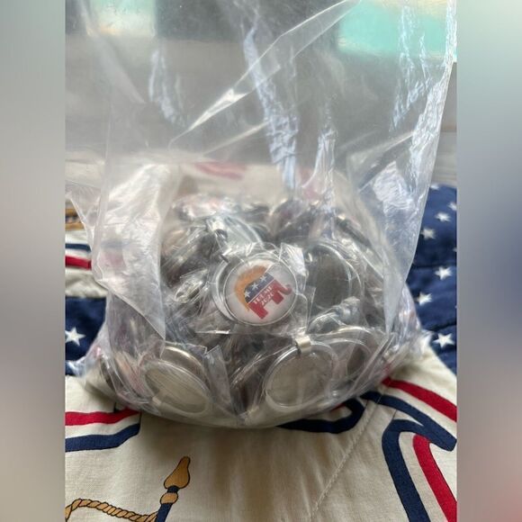 Reseller Bundle! Over 2.6 lbs TRUMP 2020 Collectible Keychains! Give as gifts! - Picture 8 of 9